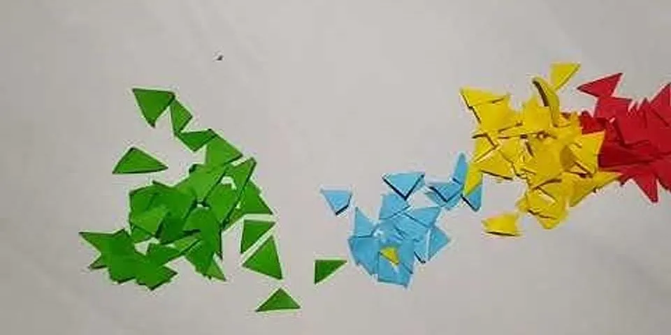 bagaimana cara membuat potongan-potongan kertas yang akan digunakan untuk membuat mozaik